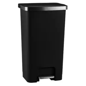 Czarny kosz pedałowy HANA 45 l z metalową ramką