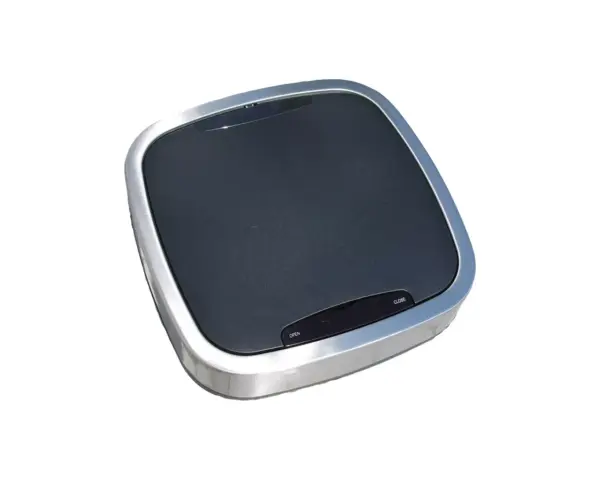 Kosz automatyczny SENSOR, bezdotykowy, kwadratowy, stal matowa 12 l Kosz bezdotykowy SENSOR stal matowa z uniesionym mechanizmem pokrywy